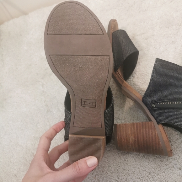 TOMS size 11 denim Majorca cutout sandals - Picture 9 of 10
